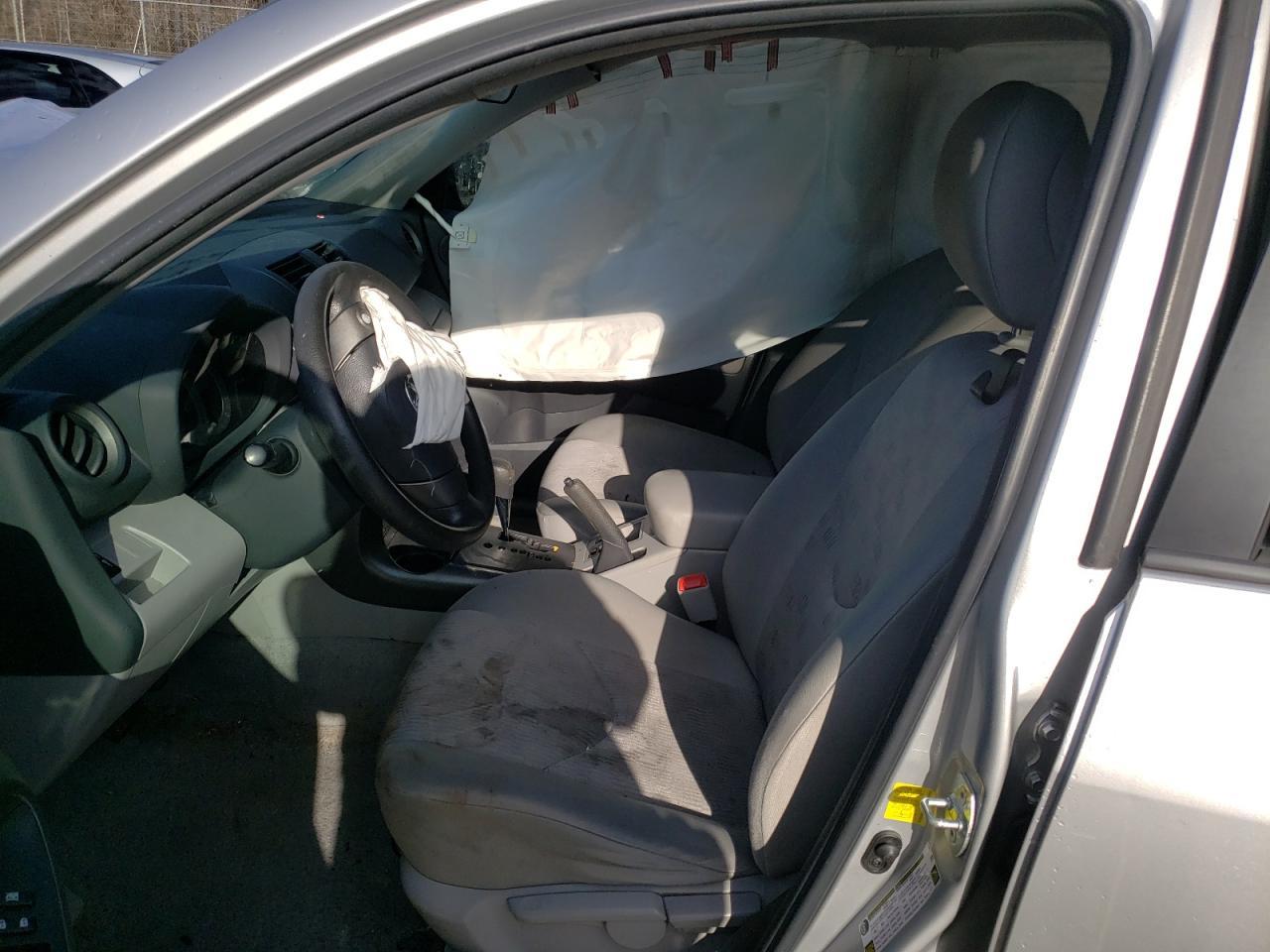 2011 TOYOTA RAV4 - Фото 7