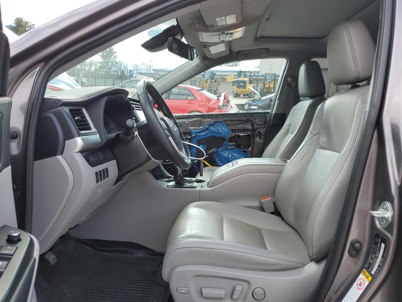 2019 TOYOTA HIGHLANDER - Image 7
