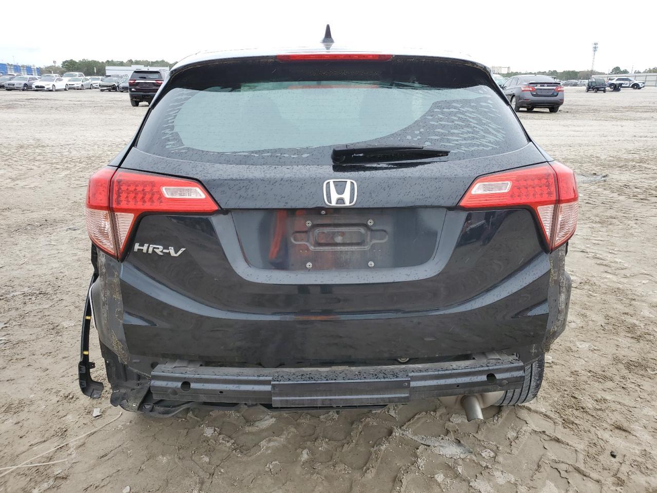 2018 HONDA HR-V LX - Image 6