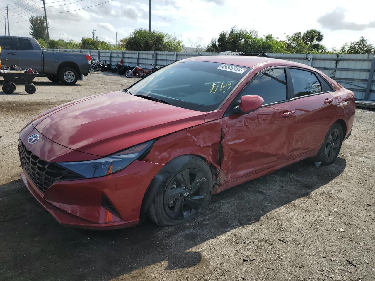 2023 HYUNDAI ELANTRA SE