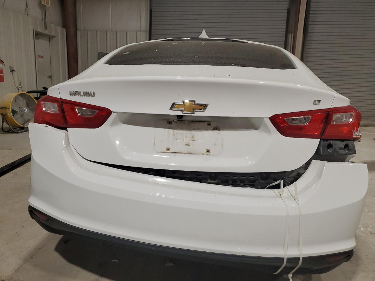 2017 CHEVROLET MALIBU LT - Image 6