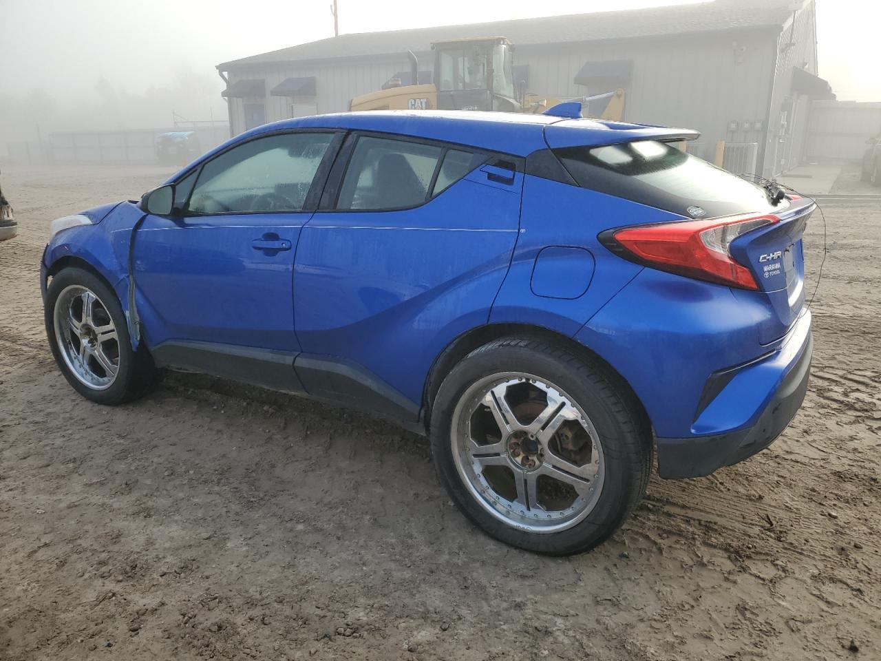 2019 TOYOTA C-HR XLE - Фото 2