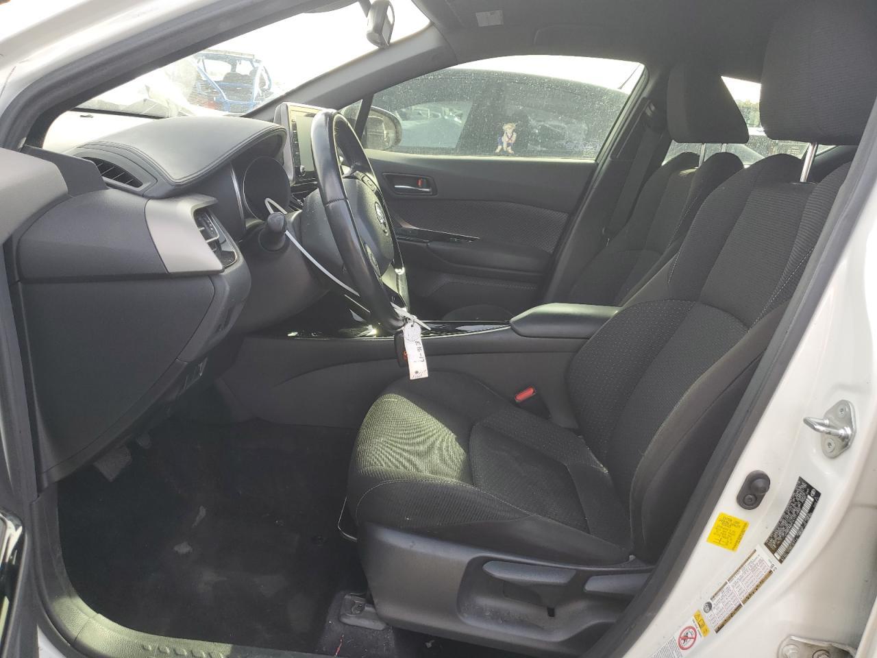 2019 TOYOTA C-HR XLE - Image 7
