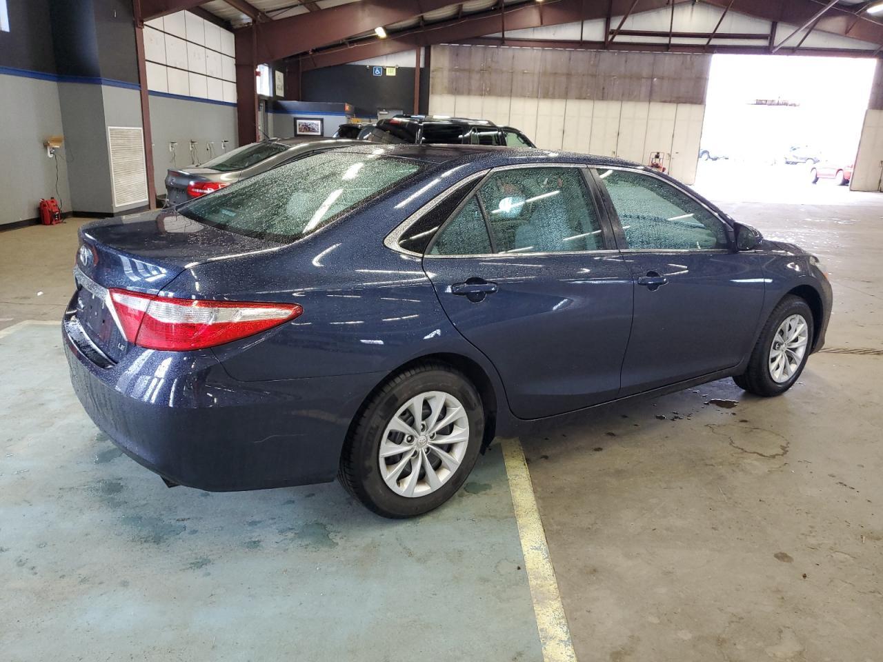 2017 TOYOTA CAMRY LE - Фото 3