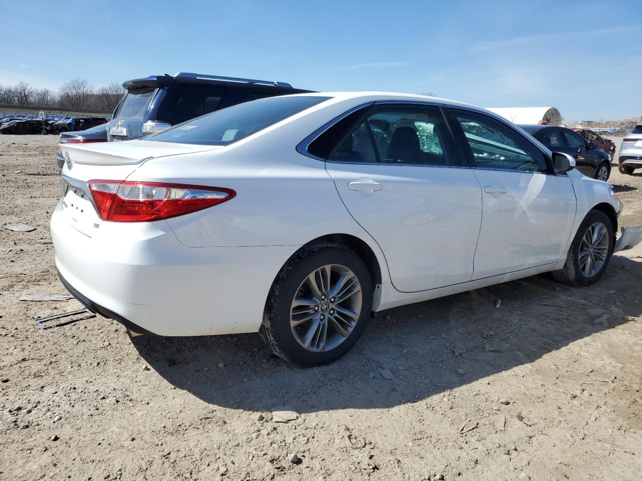 2017 TOYOTA CAMRY LE - Image 3