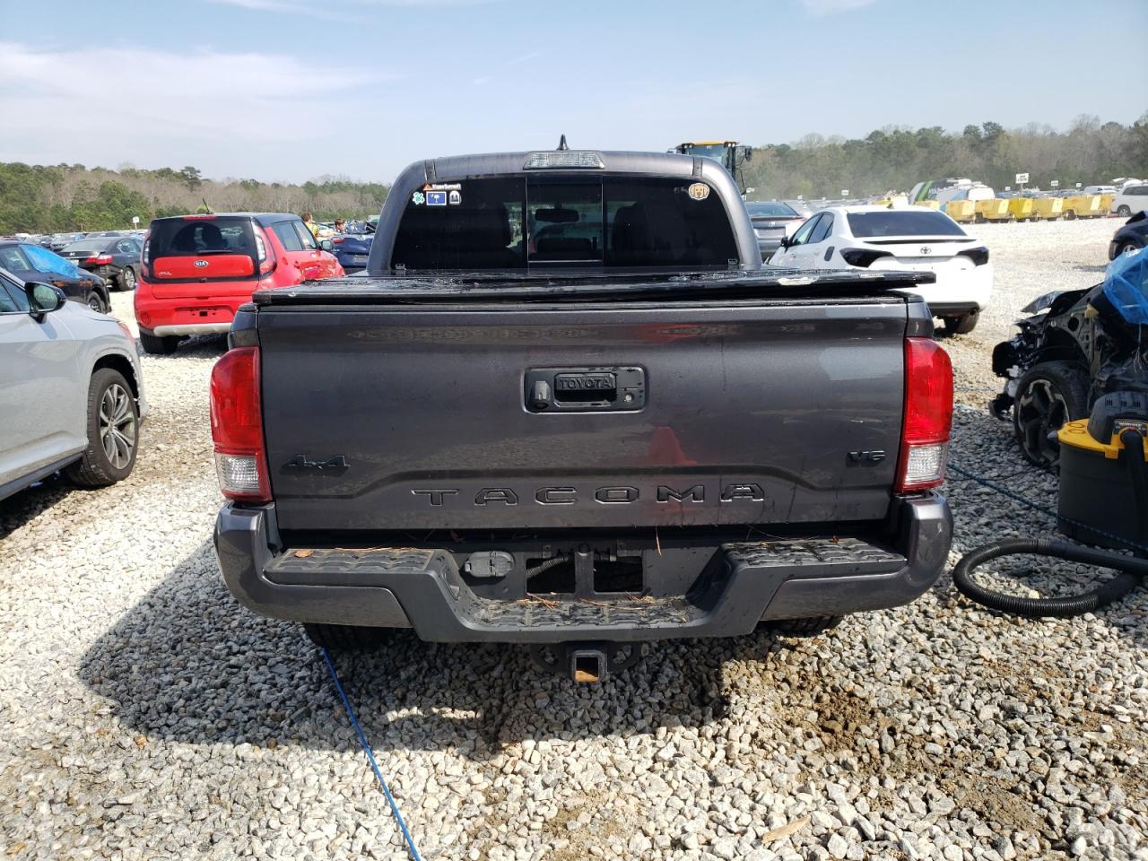 2017 TOYOTA TACOMA DOU - Фото 6