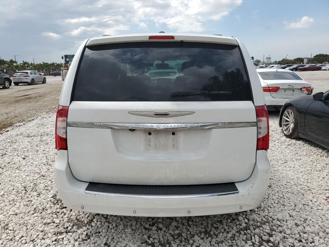 2014 CHRYSLER TOWN & COU - Фото 6