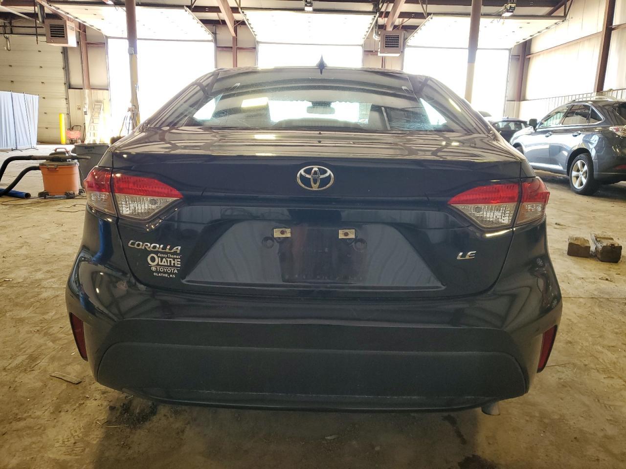2020 TOYOTA COROLLA LE - Фото 6