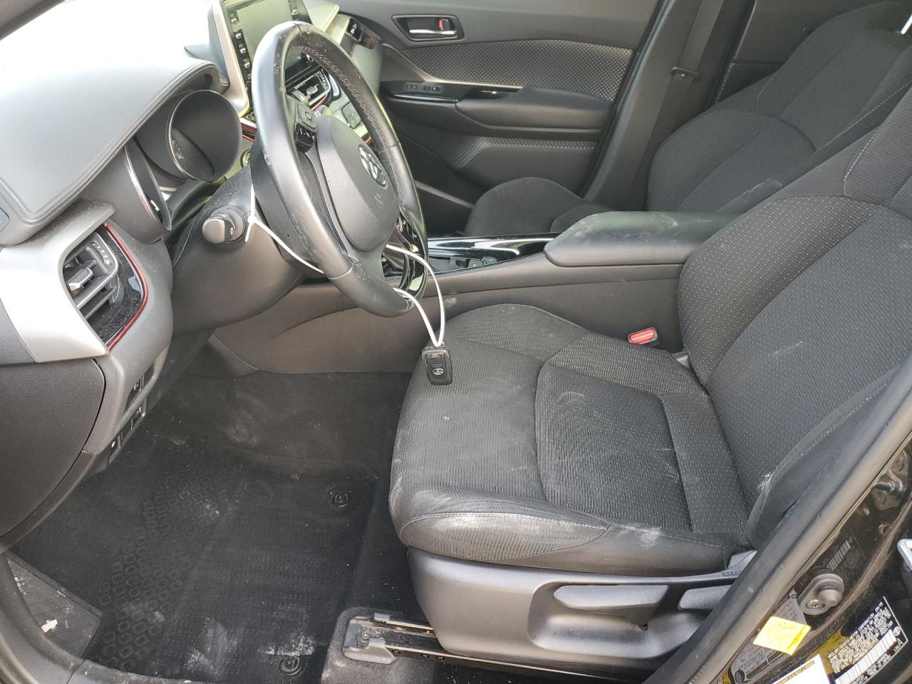 2019 TOYOTA C-HR XLE - Image 7