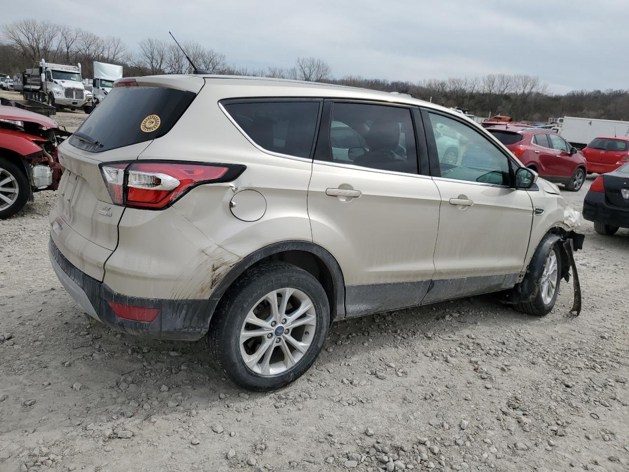2017 FORD ESCAPE SE - Фото 3