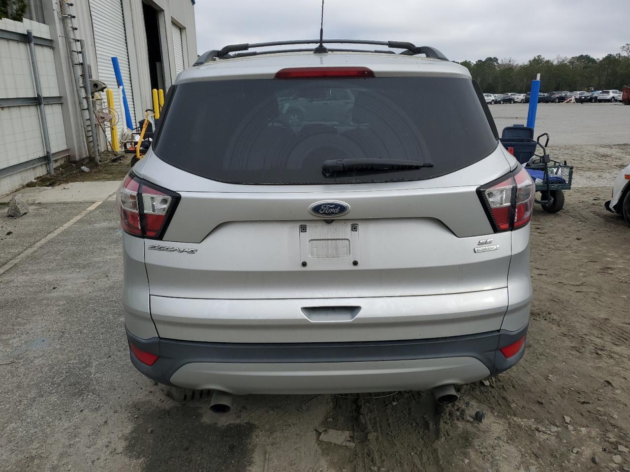 2017 FORD ESCAPE SE - Image 6
