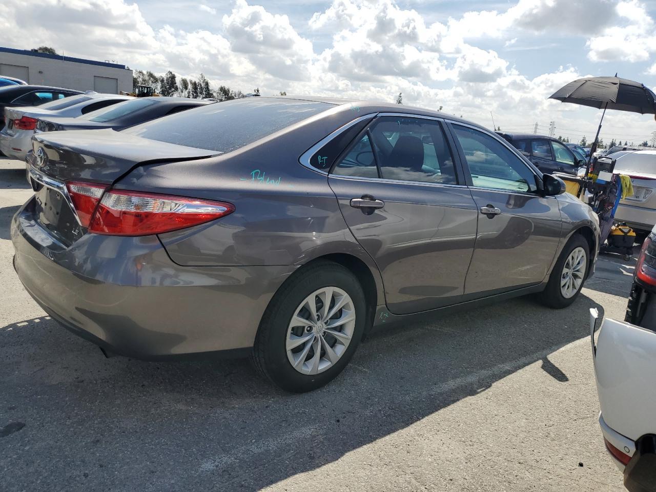 2017 TOYOTA CAMRY LE - Фото 3
