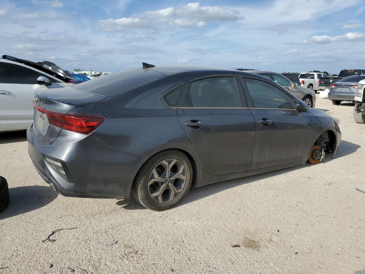 2021 KIA FORTE FE - Фото 3
