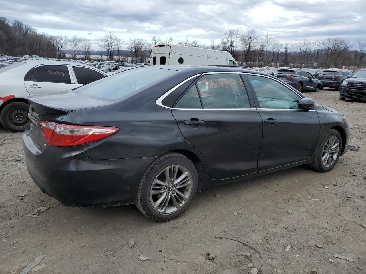 2016 TOYOTA CAMRY LE - Фото 3