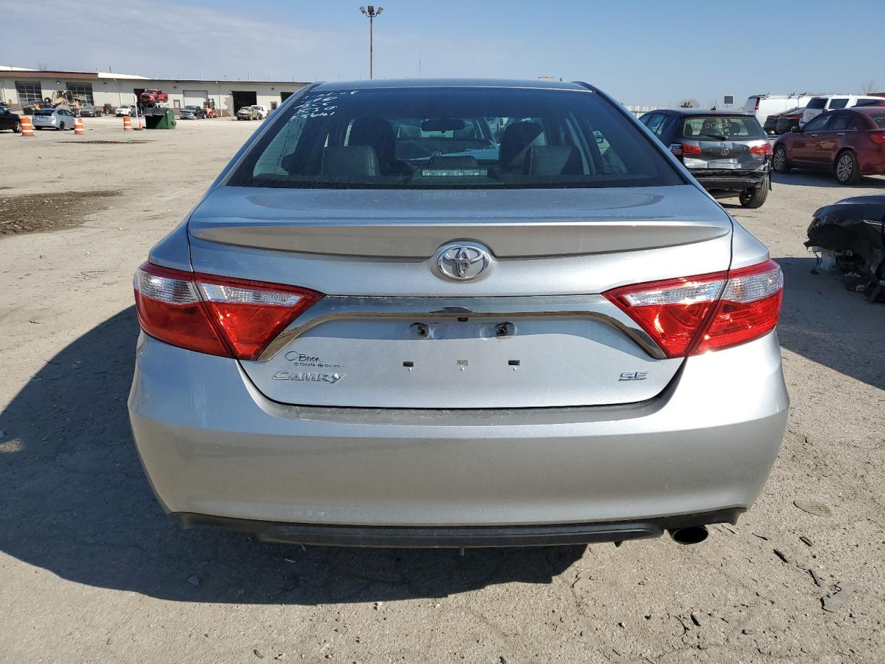 2015 TOYOTA CAMRY LE - Фото 6