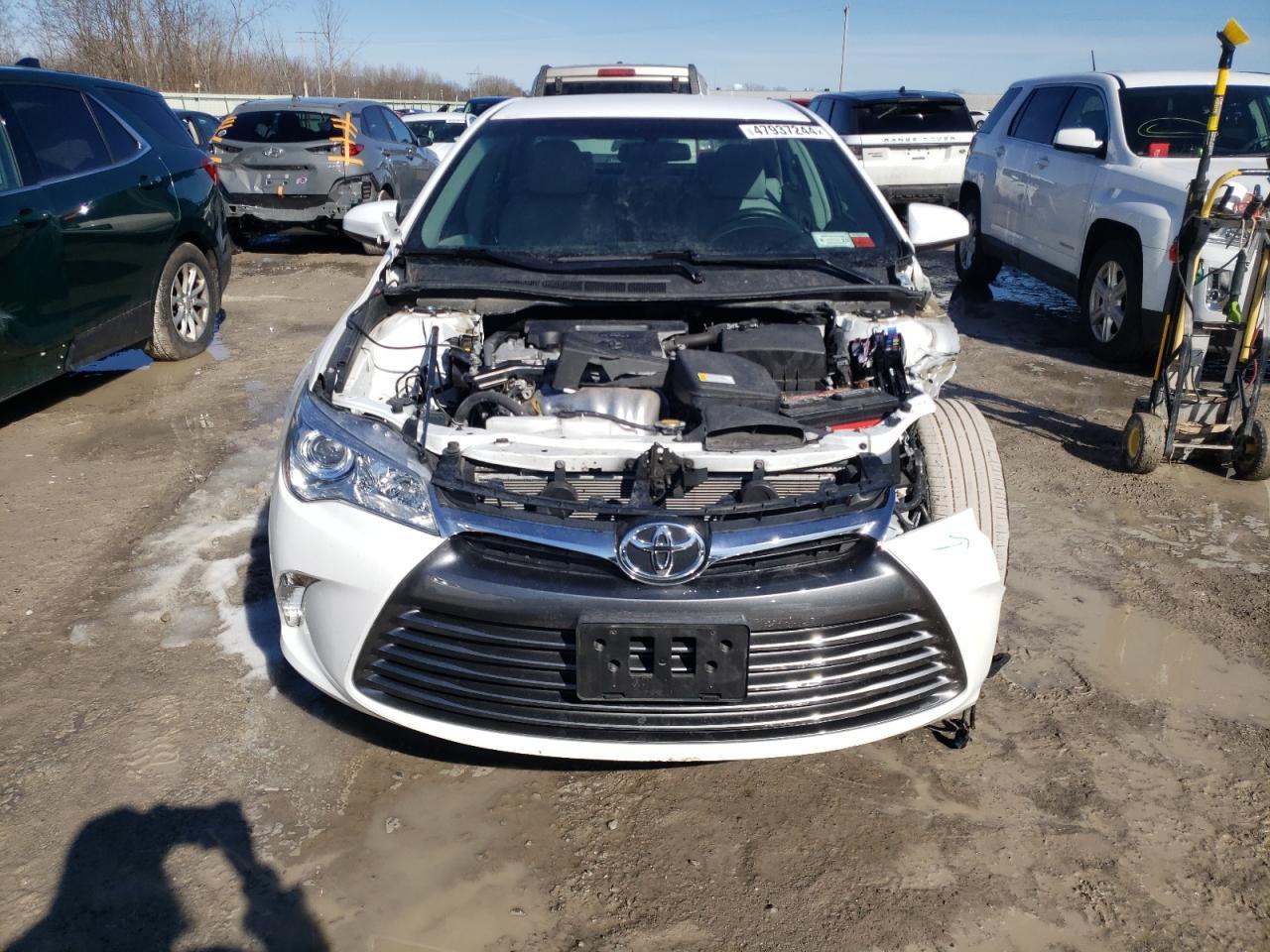 2015 TOYOTA CAMRY LE - Image 5
