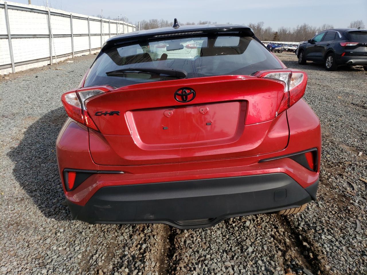 2021 TOYOTA C-HR XLE - Фото 6