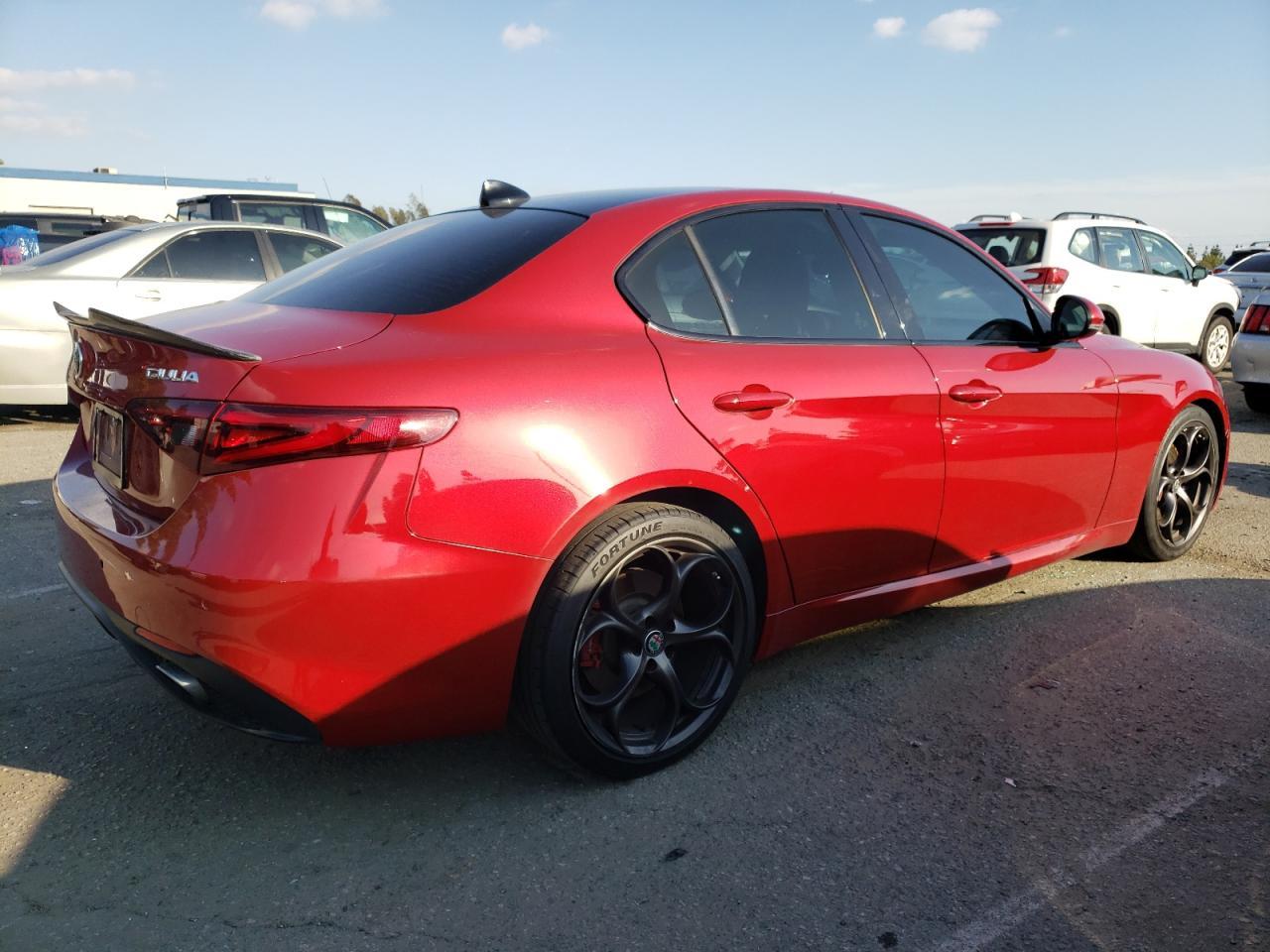 2017 ALFA ROMEO GIULIA TI - Фото 3
