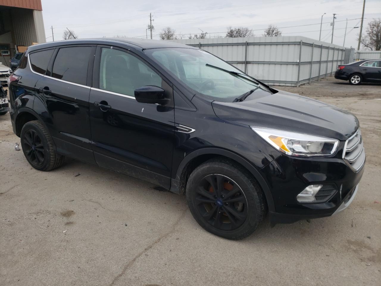 2017 FORD ESCAPE SE - Фото 4