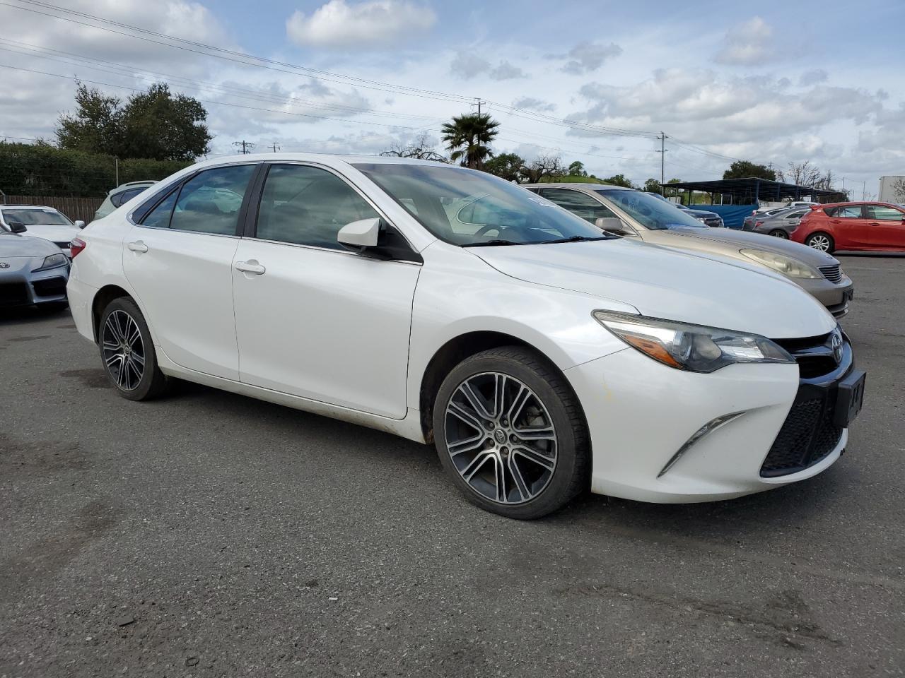 2016 TOYOTA CAMRY LE - Фото 4
