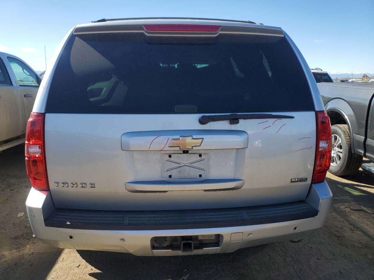 2011 CHEVROLET TAHOE K150 - Фото 6