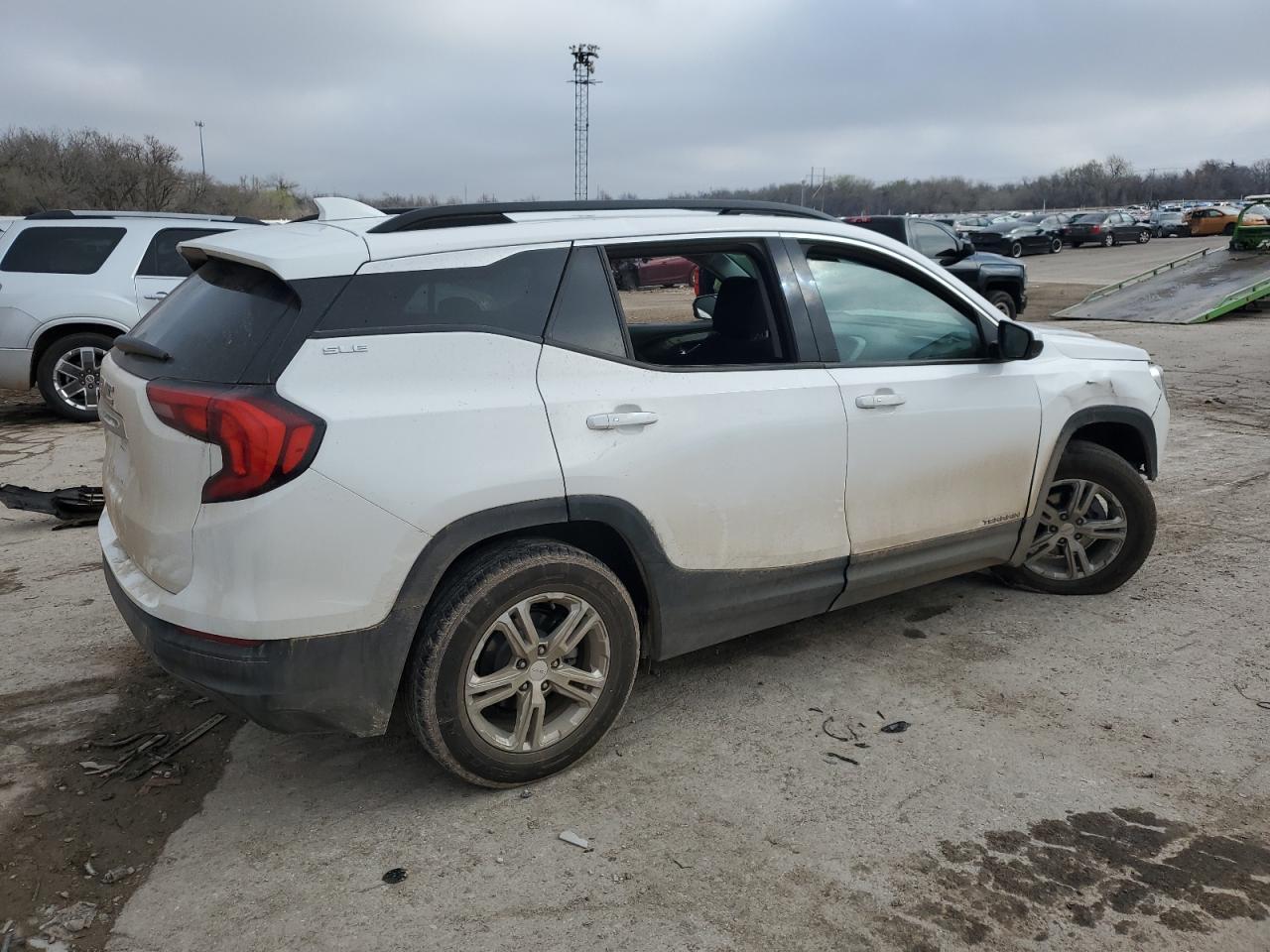 2019 GMC TERRAIN SL - Image 3