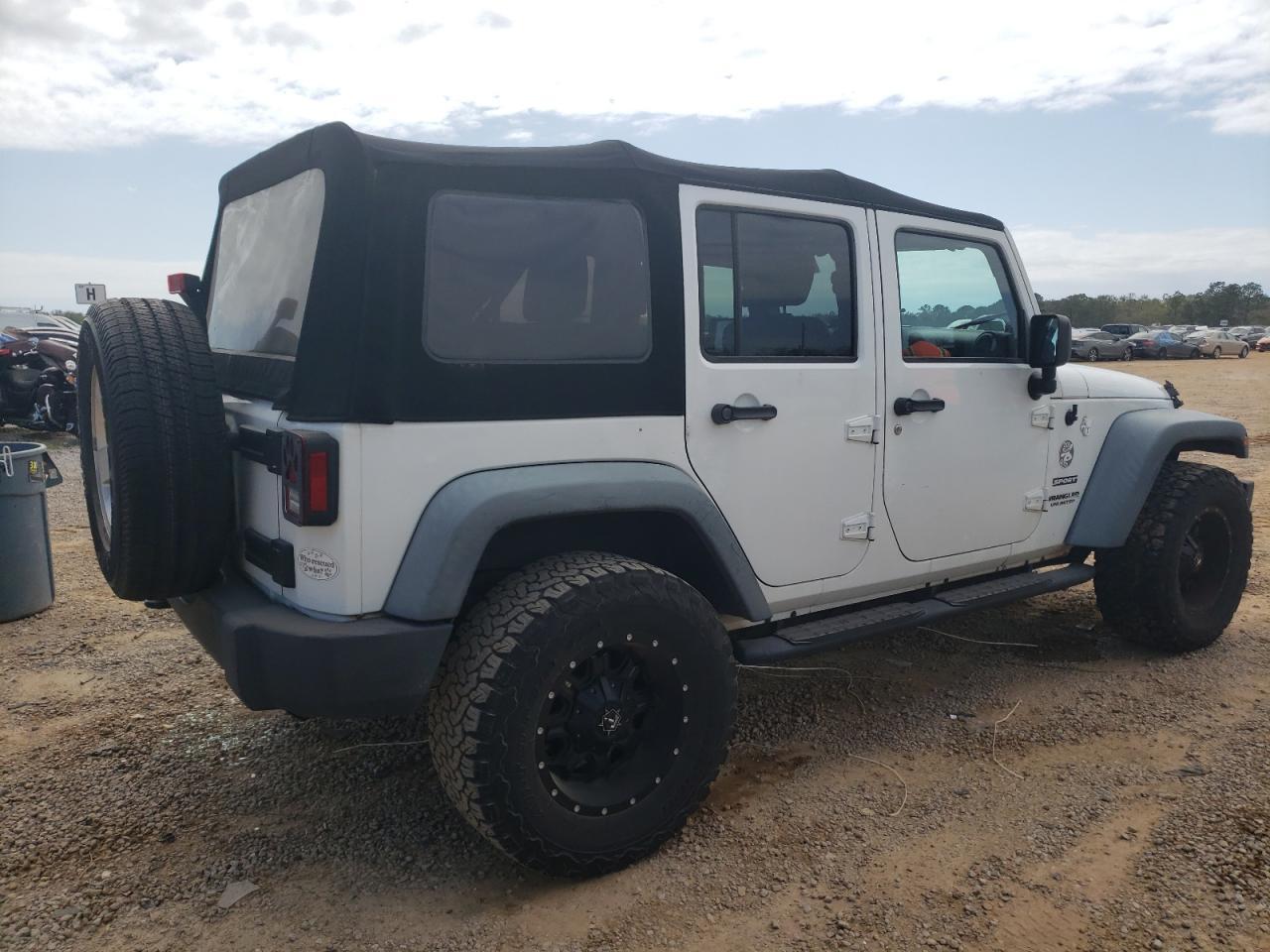 2012 JEEP WRANGLER U - Image 3