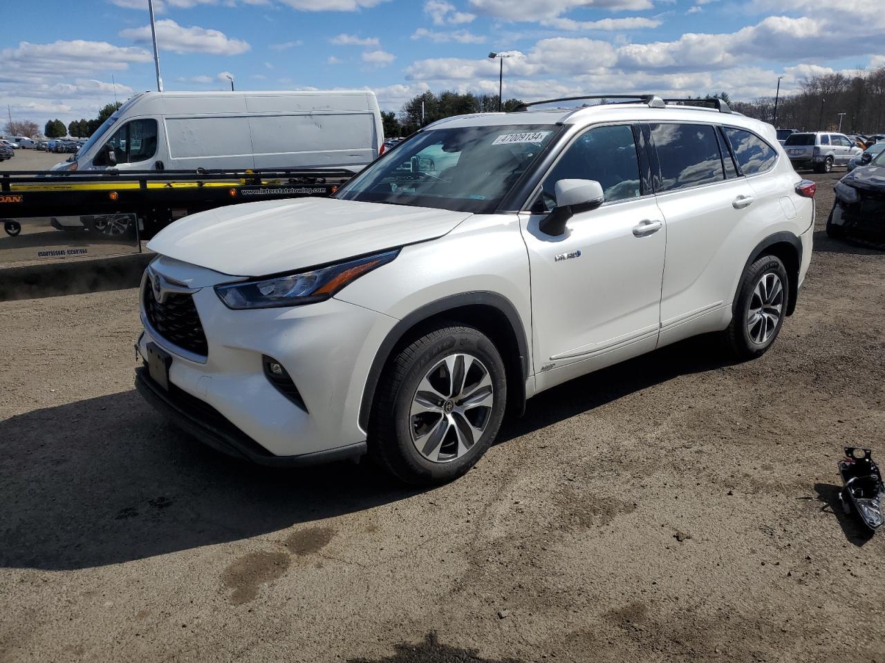 2020 TOYOTA HIGHLANDER car image