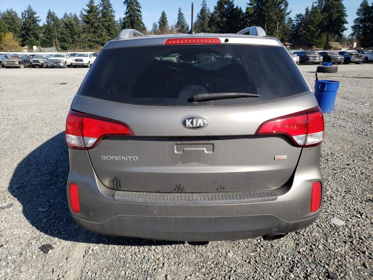 2014 KIA SORENTO LX - Image 6