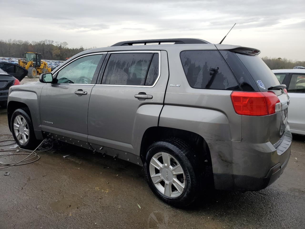 2012 GMC TERRAIN SL - Image 2