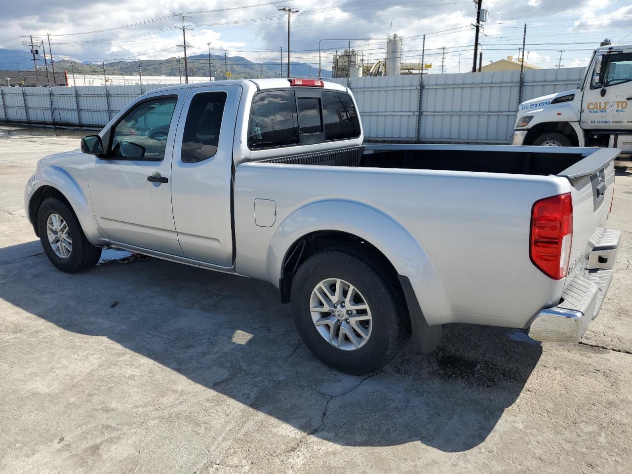 2017 NISSAN FRONTIER S - Фото 2
