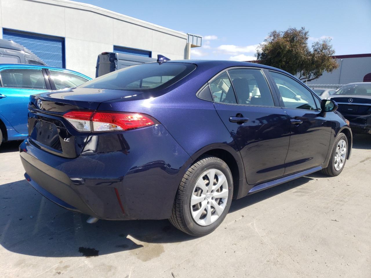 2020 TOYOTA COROLLA LE - Фото 3