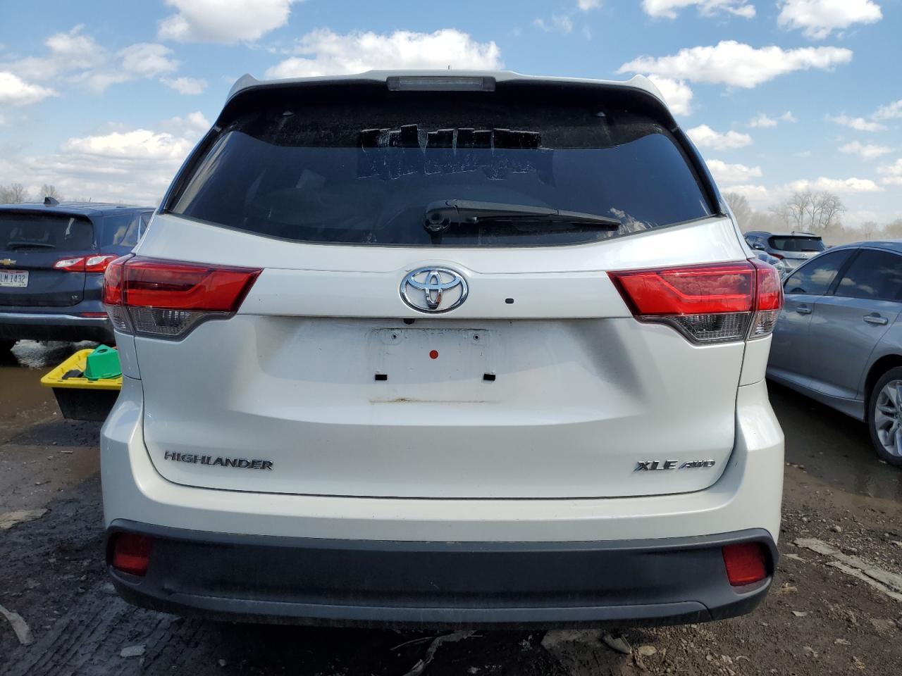 2018 TOYOTA HIGHLANDER - Фото 6