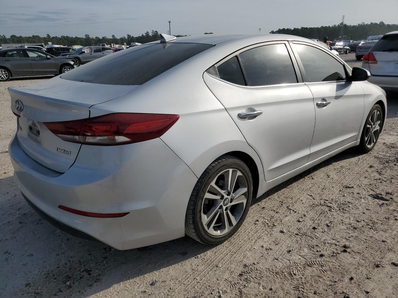 2017 HYUNDAI ELANTRA SE - Image 3