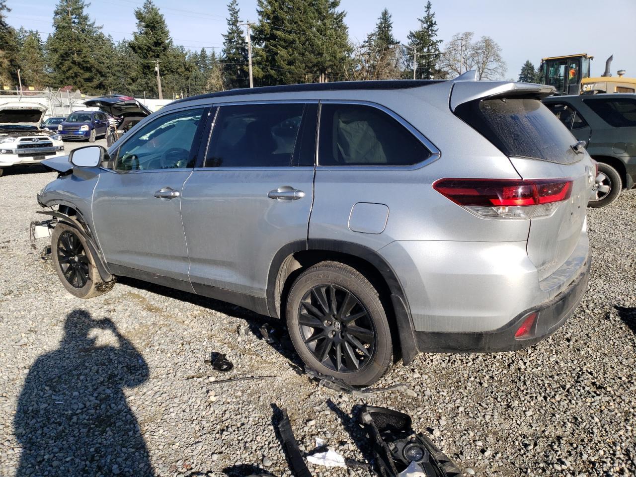 2019 TOYOTA HIGHLANDER - Image 2
