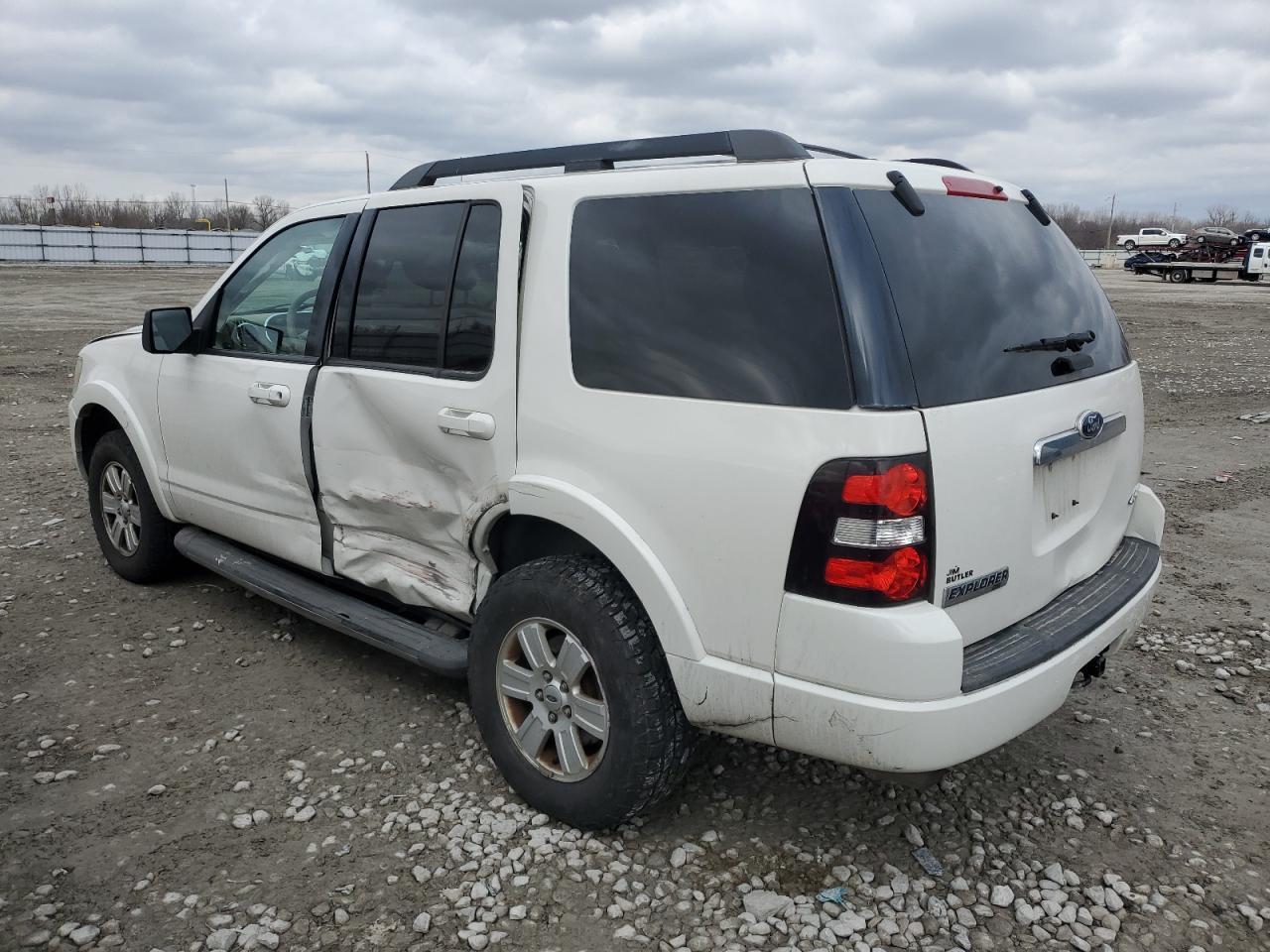 2010 FORD EXPLORER X - Image 2