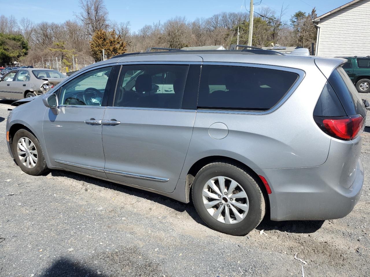 2017 CHRYSLER PACIFICA T - Image 2