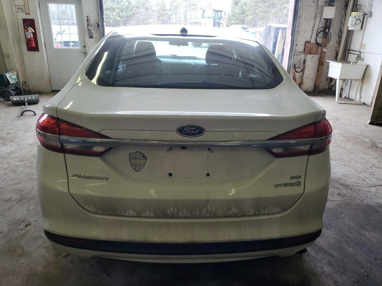 2017 FORD FUSION SE - Image 6