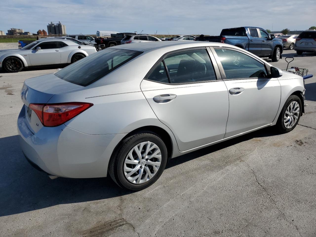 2019 TOYOTA COROLLA L - Image 3