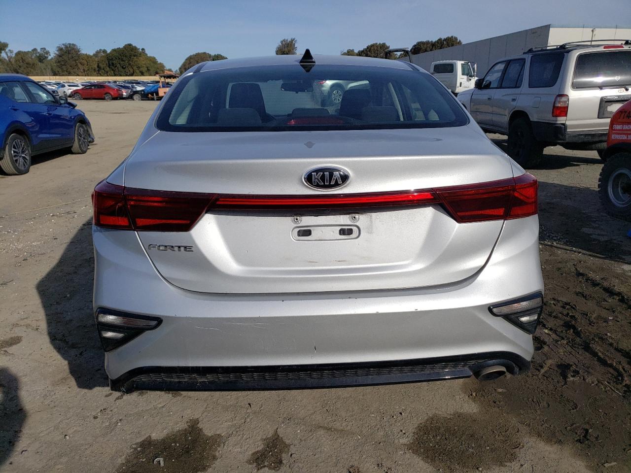 2020 KIA FORTE FE - Фото 6