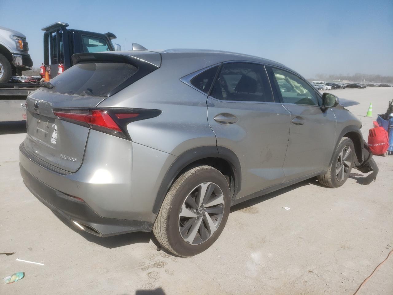 2020 LEXUS NX 300 - Фото 3