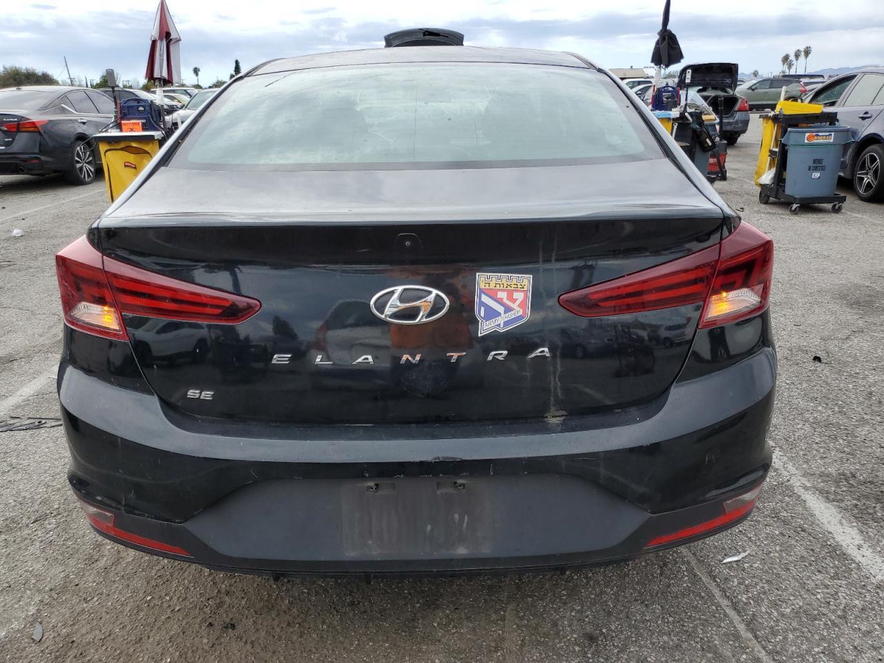 2019 HYUNDAI ELANTRA SE - Image 6