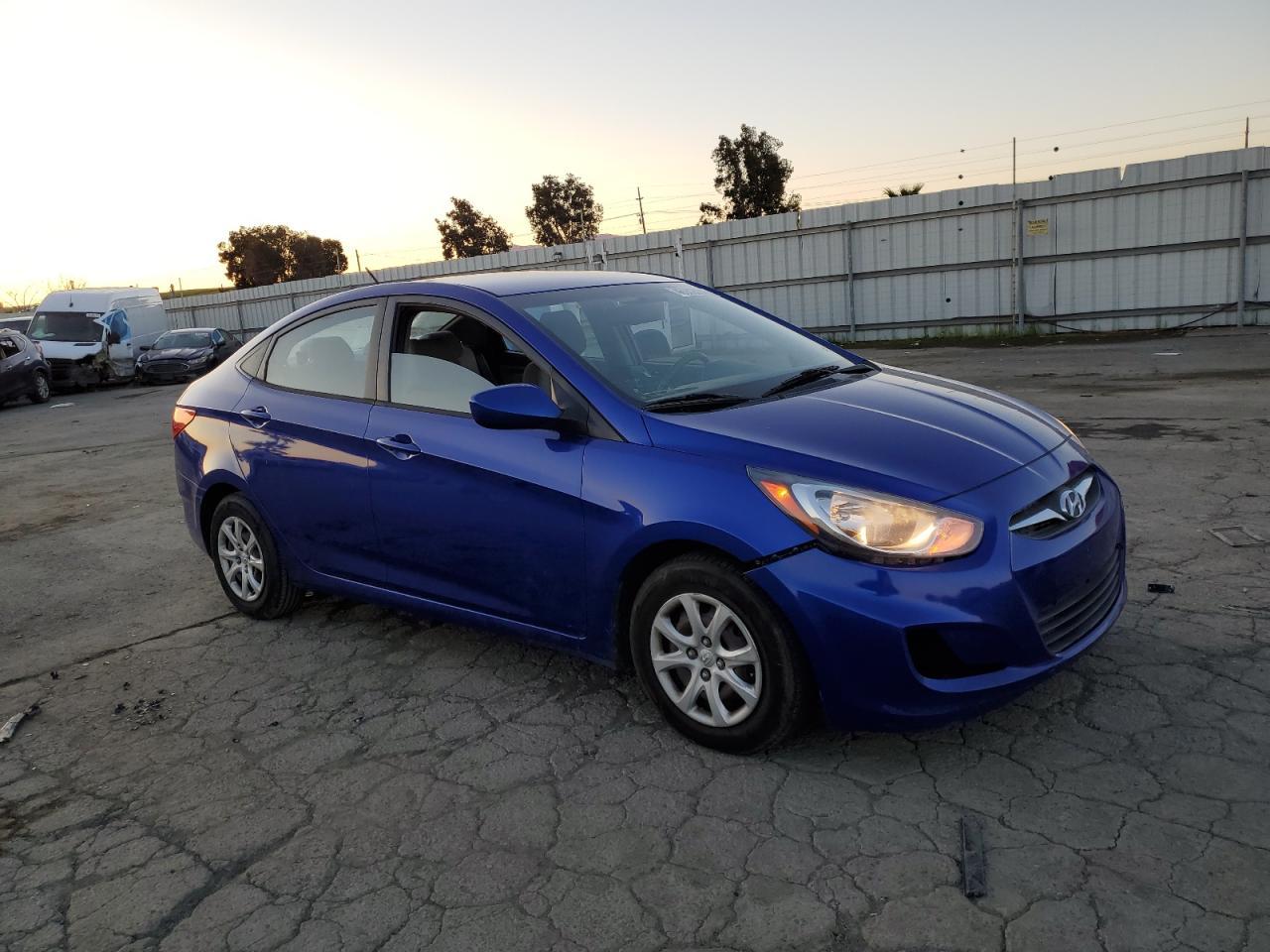 2014 HYUNDAI ACCENT GLS - Фото 4