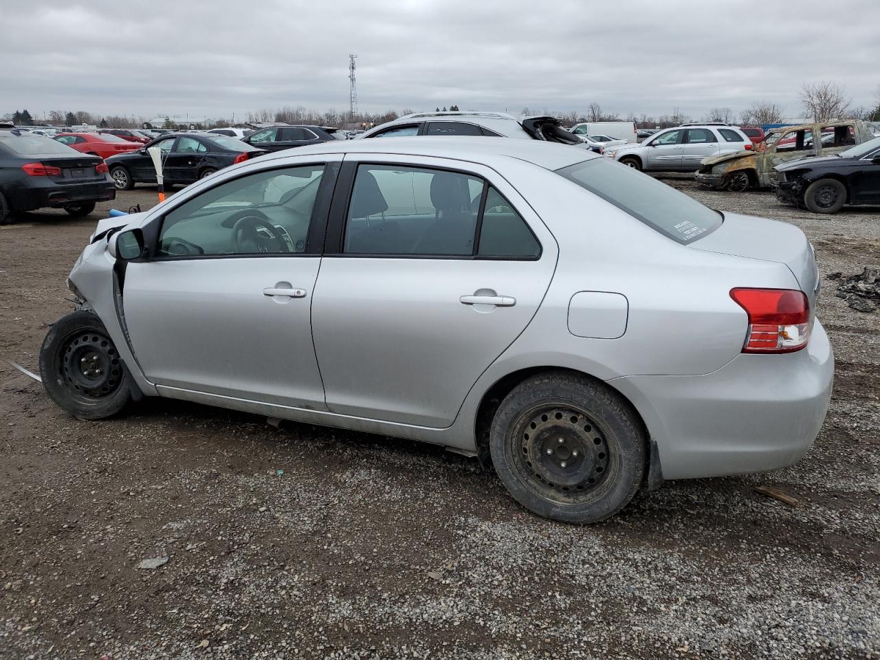 2012 TOYOTA YARIS - Image 2