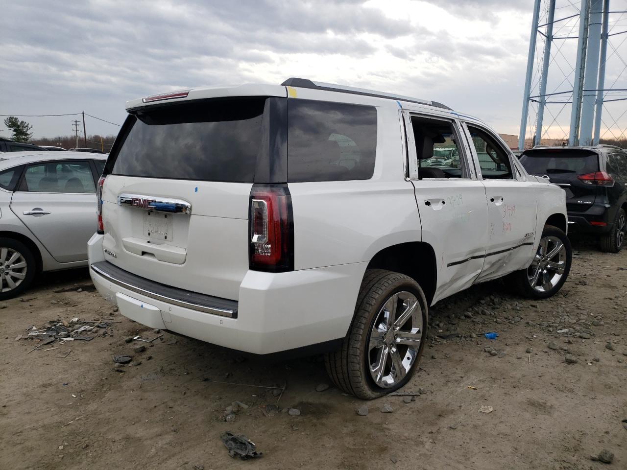 2017 GMC YUKON DENA - Фото 3