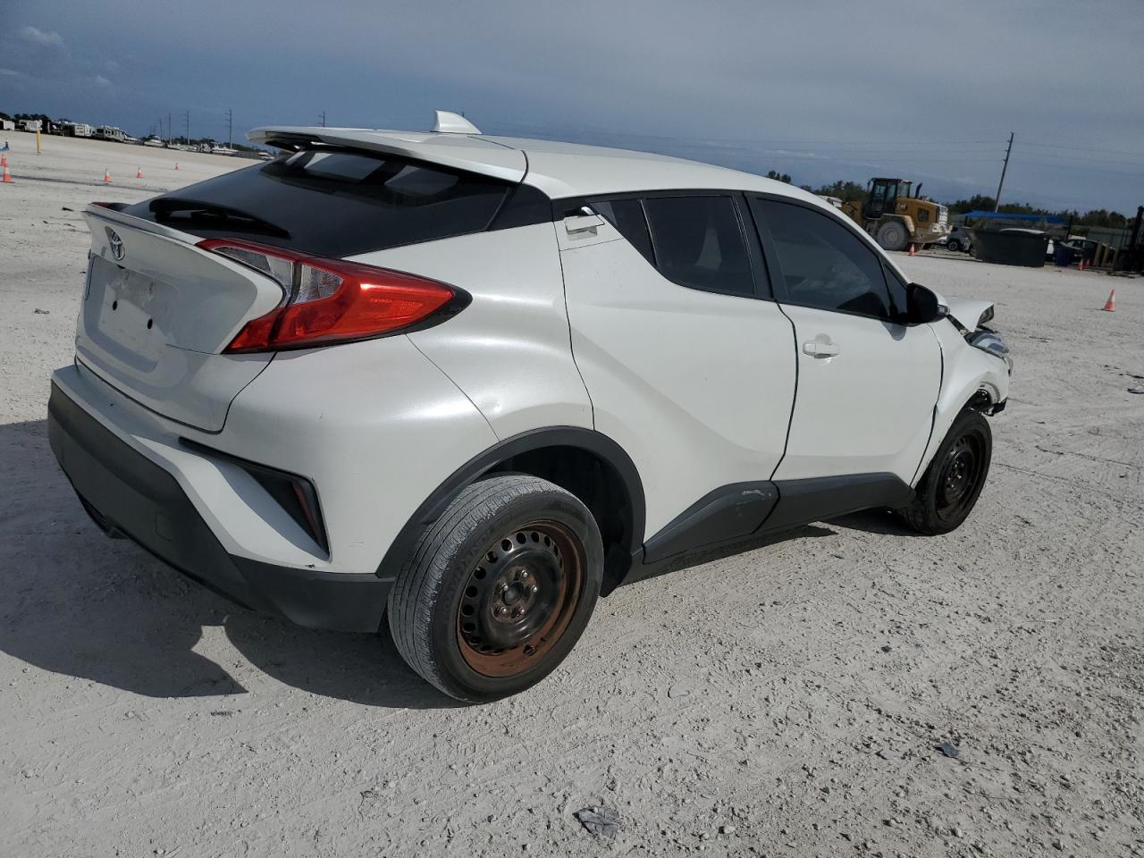 2019 TOYOTA C-HR XLE - Image 3