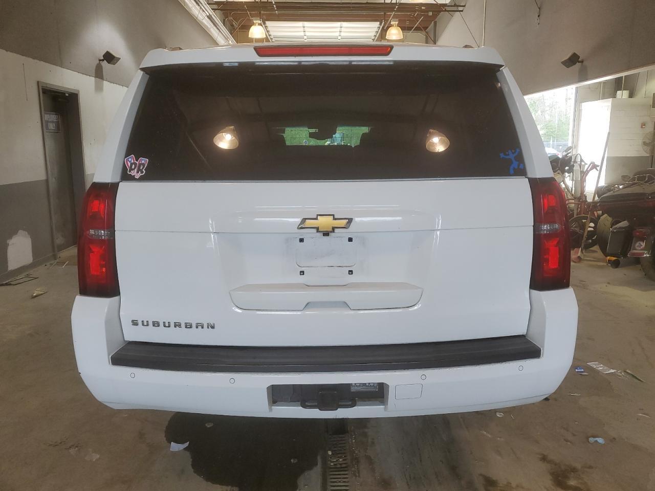 2015 CHEVROLET SUBURBAN C - Фото 6