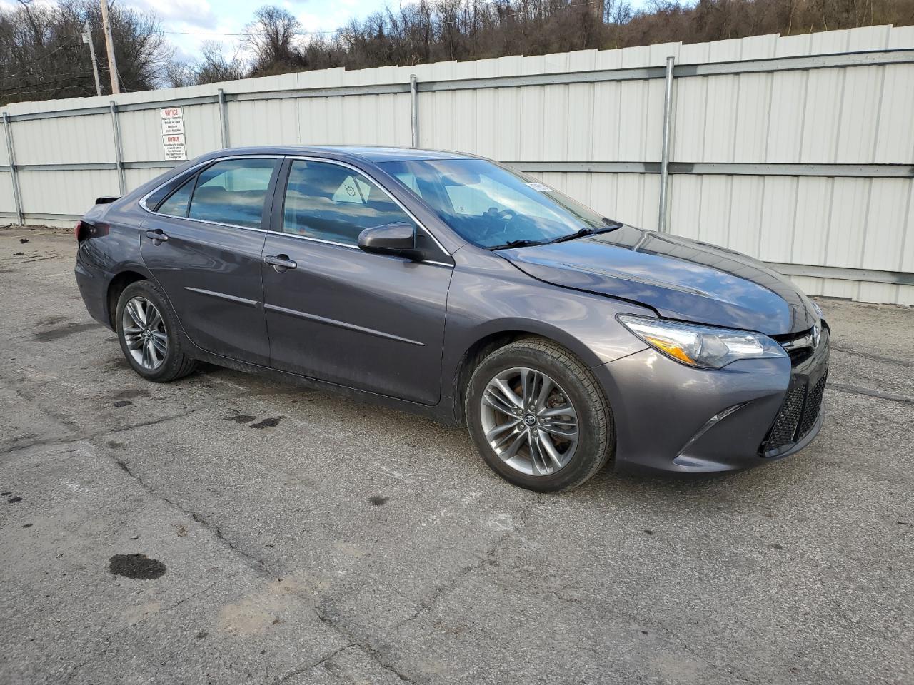 2017 TOYOTA CAMRY LE - Фото 4