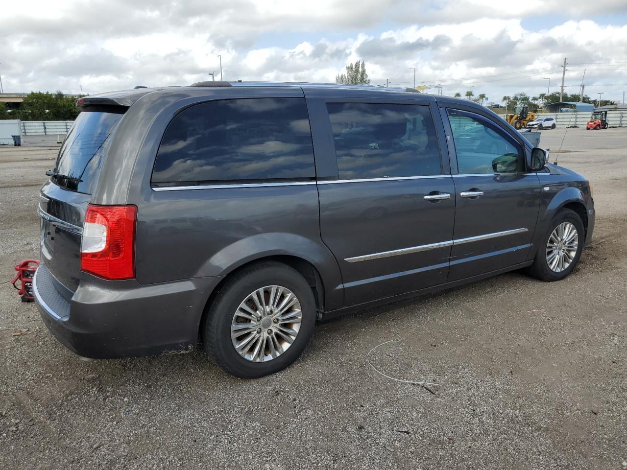 2014 CHRYSLER TOWN & COU - Фото 3