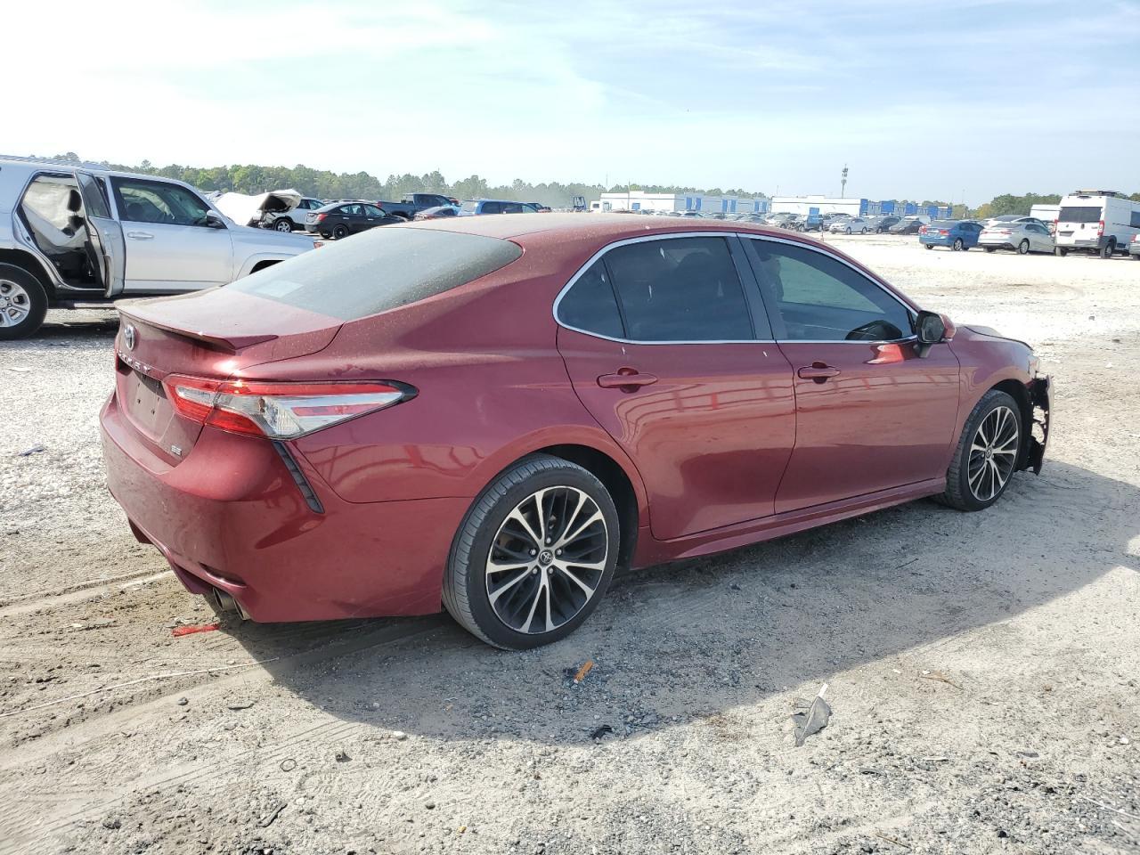 2018 TOYOTA CAMRY L - Фото 3